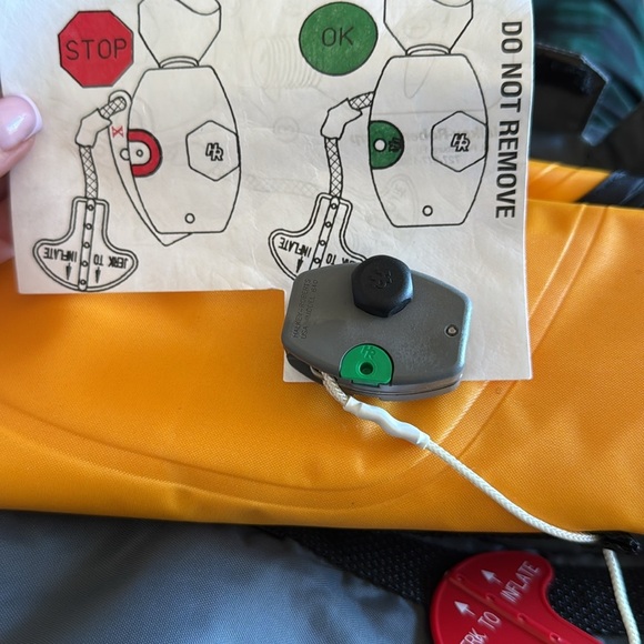 West marine inflatable PFD vest.  model 3045m - Picture 7 of 8